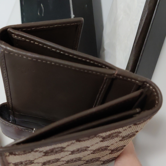 Vintage Gucci Long Wallet - Picture 8 of 11
